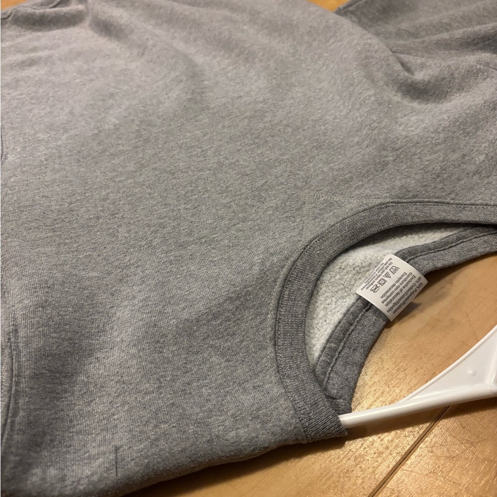 LARGE BASIC GREY CREWNECK SWEATSHIRT